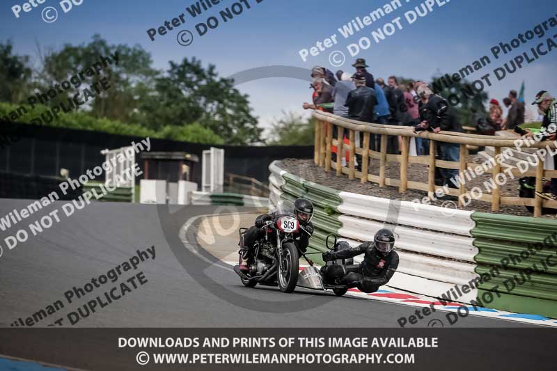 Vintage motorcycle club;eventdigitalimages;mallory park;mallory park trackday photographs;no limits trackdays;peter wileman photography;trackday digital images;trackday photos;vmcc festival 1000 bikes photographs